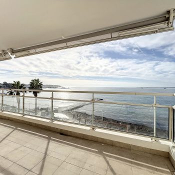 Juan-Les-Pins Front de Mer – Four bedroom Apartment with Terrace and Sea view