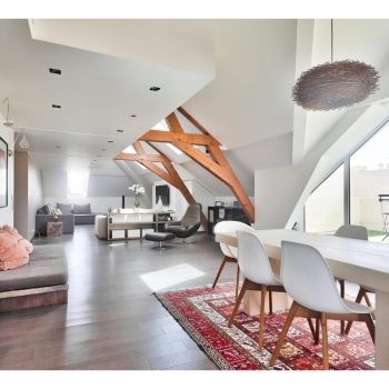 Nice Cimiez  – Dernier étage grand 4 pièces dans Hôtel Particulier Belle Epoque avec terrasse