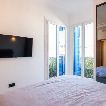 NICE – Promenade des Anglais – Sublime appartement 3 pièces en dernier étage situé sur la Promenade des anglais