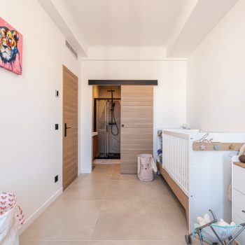 NICE – Promenade des Anglais – Sublime appartement 3 pièces en dernier étage situé sur la Promenade des anglais