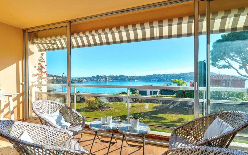 Villefranche sur mer  – Bright 2 Bedroom Apartment with Panoramic Sea View and Swimming Pool