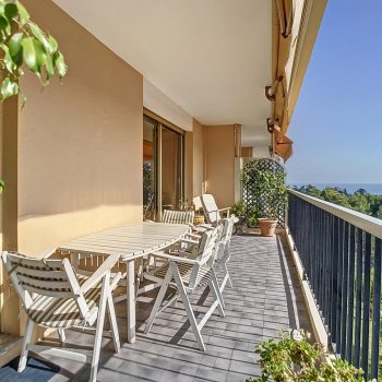 Nice Ouest – Beau 3 pièces dans résidence luxe avec piscine