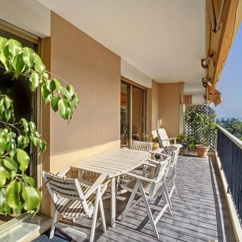 West of Nice – Beautiful 2 Bedroom Apartment in luxury Residence with Swimming Pool
