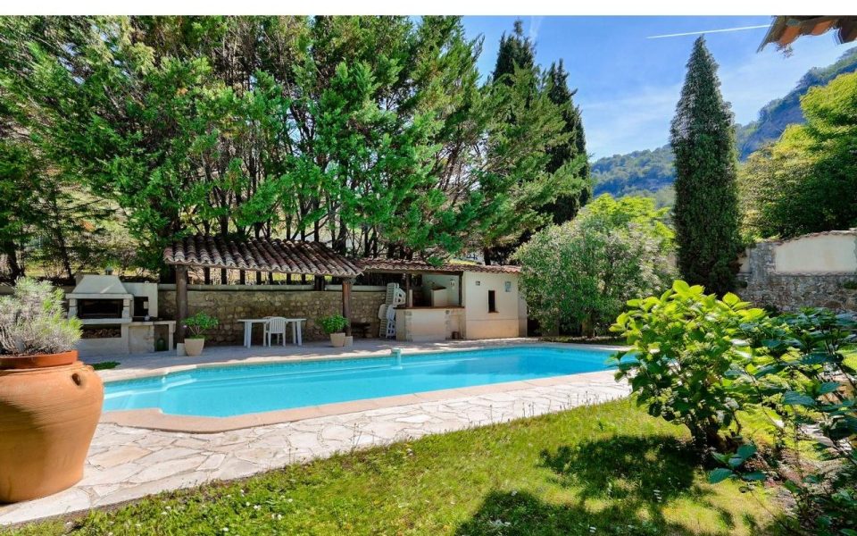 Saint Martin du Var – Exceptionnal ! A Village House with a Garden and a Pool