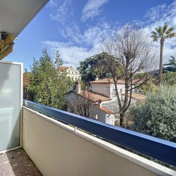 Nice Cimiez Flirey – Spacious 60 sqm One Bedroom Apartment in a Quiet Secure Residence