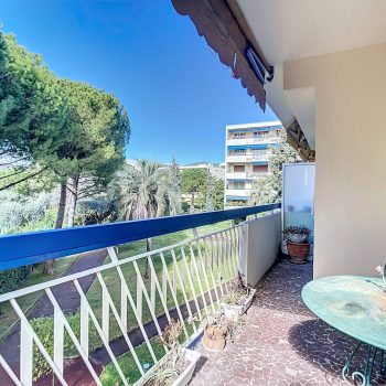 Nice Cimiez Flirey – Spacious 60 sqm One Bedroom Apartment in a Quiet Secure Residence