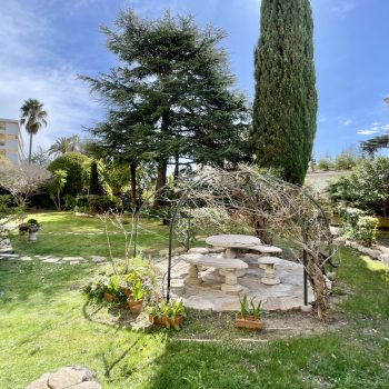 Nice Coeur Cimiez – Beau potentiel pour ce 4 pièces à rénover avec jardin exceptionnel  !