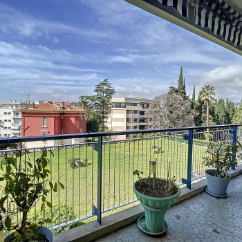 Nice Heart of Cimiez – Pleasant 2 Bedroom Apartment on a High Floor with Terrace, Sea and Garden View