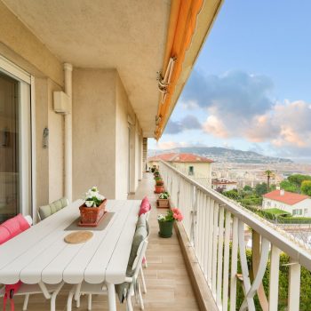 NICE CIMIEZ – Superb 115 sqm 3 Bedroom Apartment with Sea View and two Garages