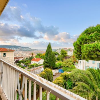 NICE CIMIEZ – Superb 115 sqm 3 Bedroom Apartment with Sea View and two Garages