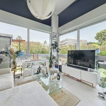 Ampio appartamento di 2 vani di 36,06 m² con un grande giardino di fronte al porto di Saint-Laurent