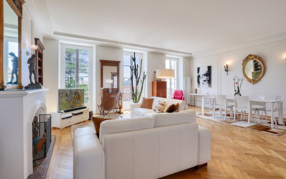 NICE Victor Hugo – Magnifique appartement de 4 pièces dans résidence prestigieuse