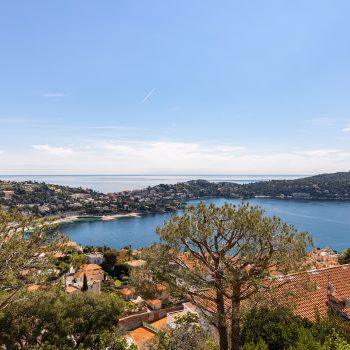 Villefranche-sur-mer – Corne d’Or – Magnifique 3 pièces entièrement rénové avec terrasse et vue mer panoramique