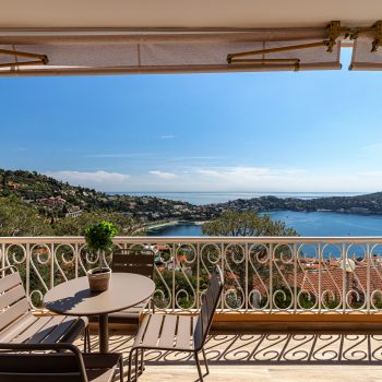 Villefranche-sur-mer – Corne d’Or – Magnifique 3 pièces entièrement rénové avec terrasse et vue mer panoramique