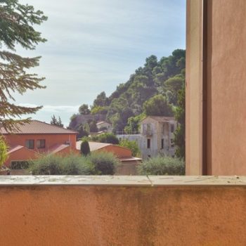 Eze – Appartement deux pièces au fort potentiel proche de la plage