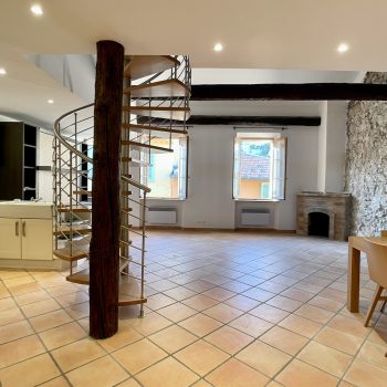 Villefranche-Sur-Mer – Splendido trilocale in stile loft di 100 m² di superficie abitabile