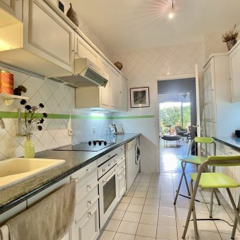 Nice Cimiez – Spacious 2-Room Apartment of 62m² with 99m² of Outdoor Space on the Garden Level