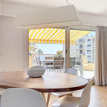 Roquebrune-Cap-Martin – Appartement avec terrasse, vue mer, piscine et dépendance