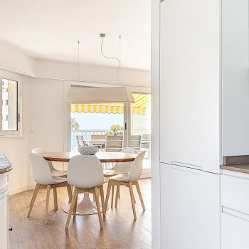 Roquebrune-Cap-Martin – Appartement avec terrasse, vue mer, piscine et dépendance