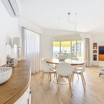 Roquebrune-Cap-Martin – Appartement avec terrasse, vue mer, piscine et dépendance