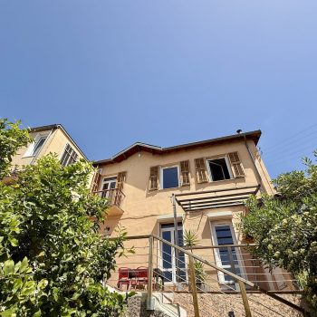 Nice Riquier – Charmante maison dominant la mer et la ville