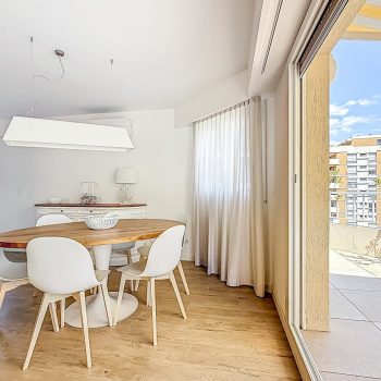 Roquebrune-Cap-Martin – Appartement avec terrasse, vue mer, piscine et dépendance
