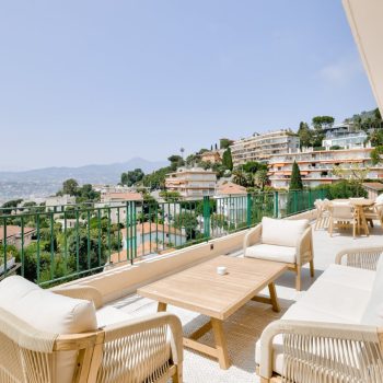 NICE – Mont Boron – Penthouse de 120 m² entièrement rénové avec terrasse de 80 m² et vue panoramique