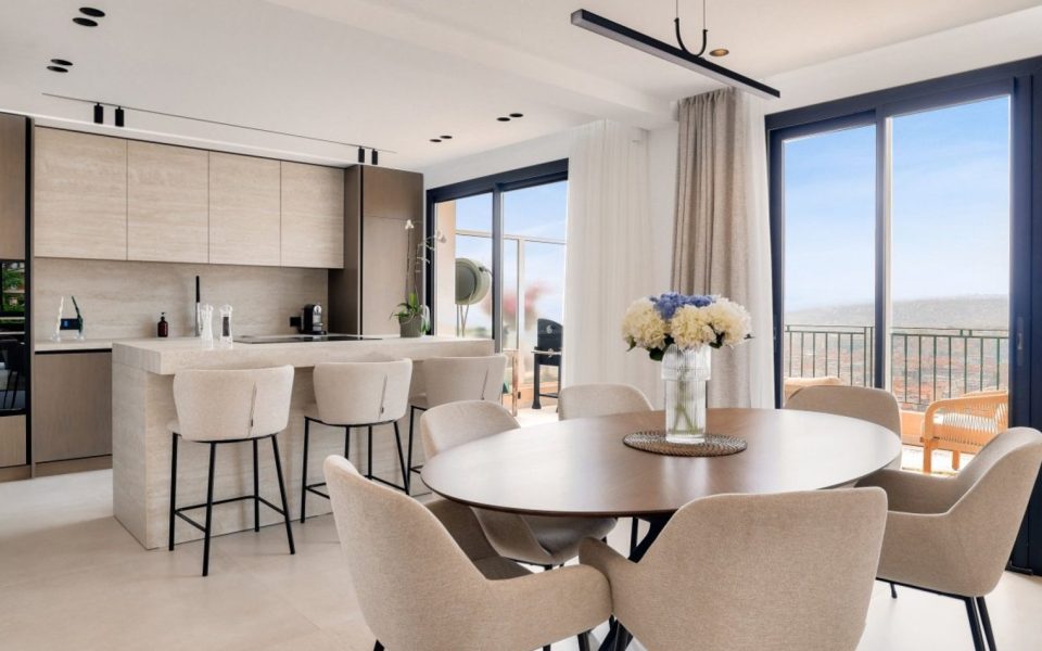 NICE – Mont Boron – Penthouse de 120 m² entièrement rénové avec terrasse de 80 m² et vue panoramique
