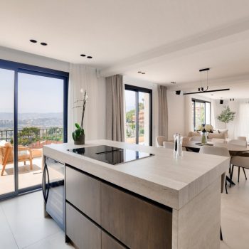 NICE – Mont Boron – Penthouse de 120 m² entièrement rénové avec terrasse de 80 m² et vue panoramique