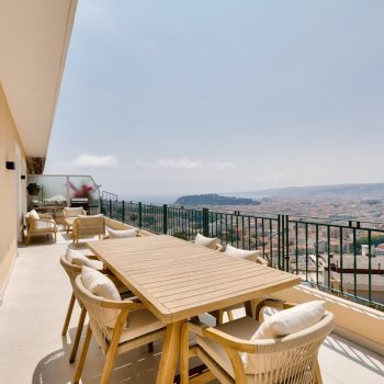 NICE – Mont Boron – Penthouse de 120 m² entièrement rénové avec terrasse de 80 m² et vue panoramique