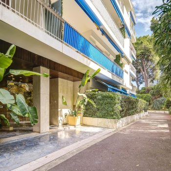 Nice – Cimiez  – beau  3 pièces de 73 m² avec terrasse et entièrement rénové