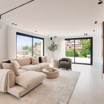 NICE – Mont Boron – Penthouse de 120 m² entièrement rénové avec terrasse de 80 m² et vue panoramique