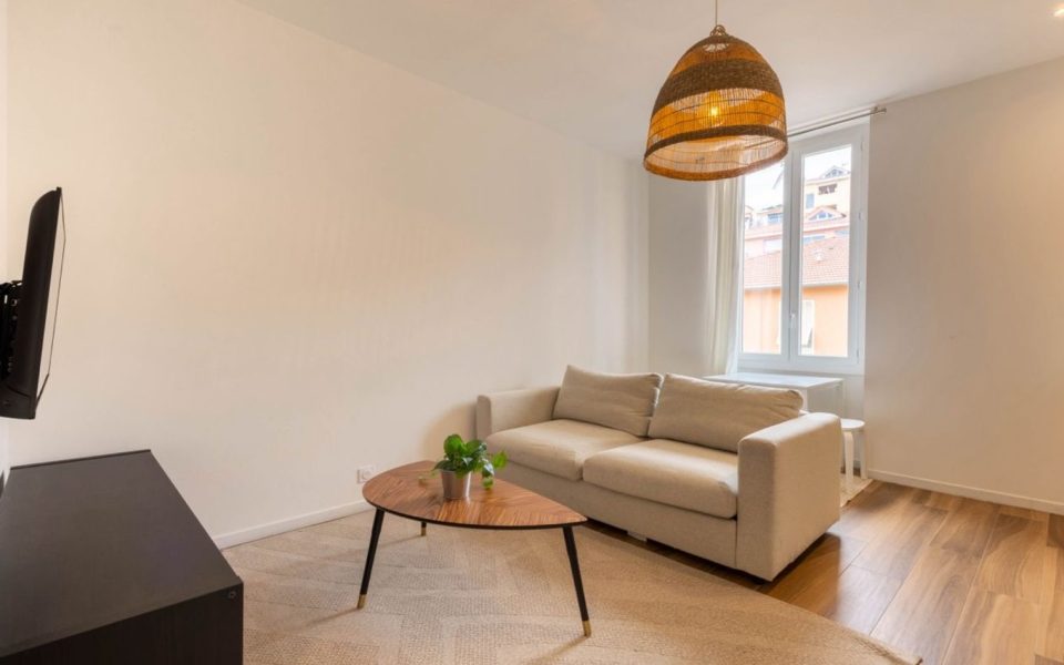 Beausoleil – Magnifique 2 pièces de 38m2 rénové et en dernier étage