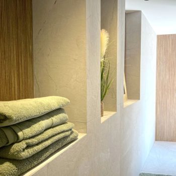 Èze, proche plage – Élégant 2 pièces rénové avec terrasses et vue mer