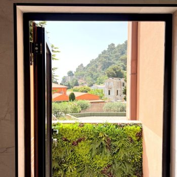 Èze, proche plage – Élégant 2 pièces rénové avec terrasses et vue mer