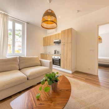 Beausoleil – Magnifique 2 pièces de 38m2 rénové et en dernier étage