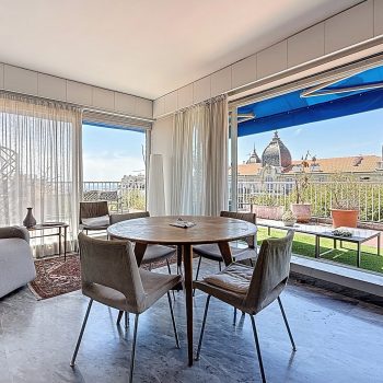 Nice Cimiez – Dernier étage avec terrasse circulaire, vue mer et palais Belle Époque
