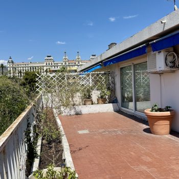 Nice Cimiez – Dernier étage avec terrasse circulaire, vue mer et palais Belle Époque