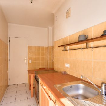 Nice Corniche André de Joly – Appartement 3 pièces à rénover avec terrasse et parking
