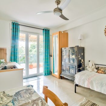 Nice Fleurs – Grand 3/4 pièces de 86 m2 avec terrasse entièrement rénové